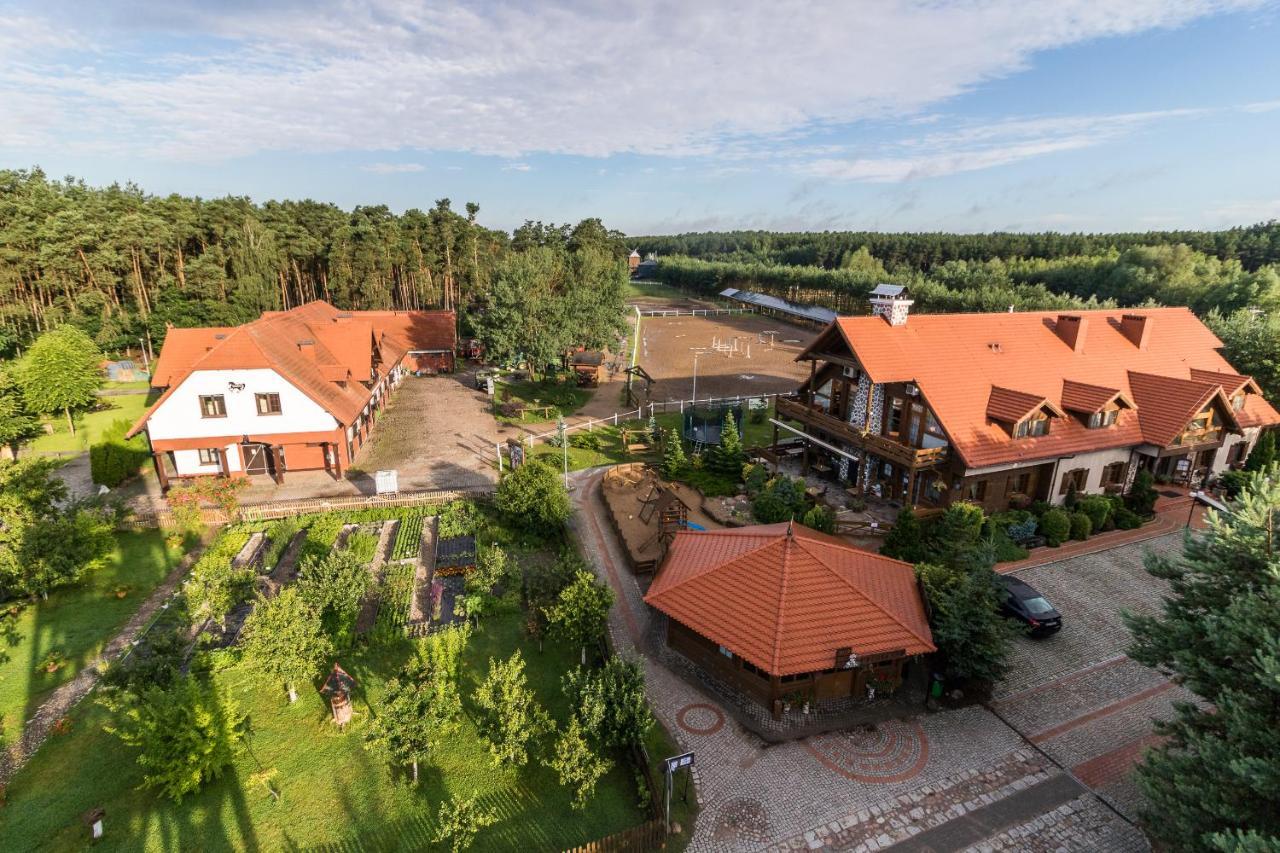 Hotel Osada Karbowko Wellness & Spa Elgiszewo  エクステリア 写真